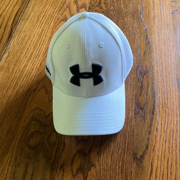NWOT MD/LG UNDER ARMOUR GOLF CAP WITH MESH SIDES AND BACK - Picture 1 of 6